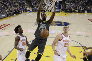 Ubjedljiv trijumf Golden Stejta