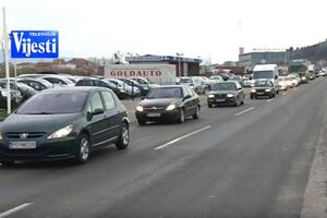 Duže se putuje od centra PG do Cetinjskog puta, nego od kružnog do...