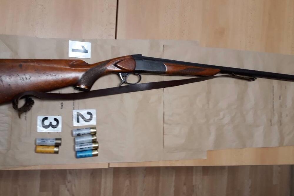 bar oružje, Foto: Uprava policije