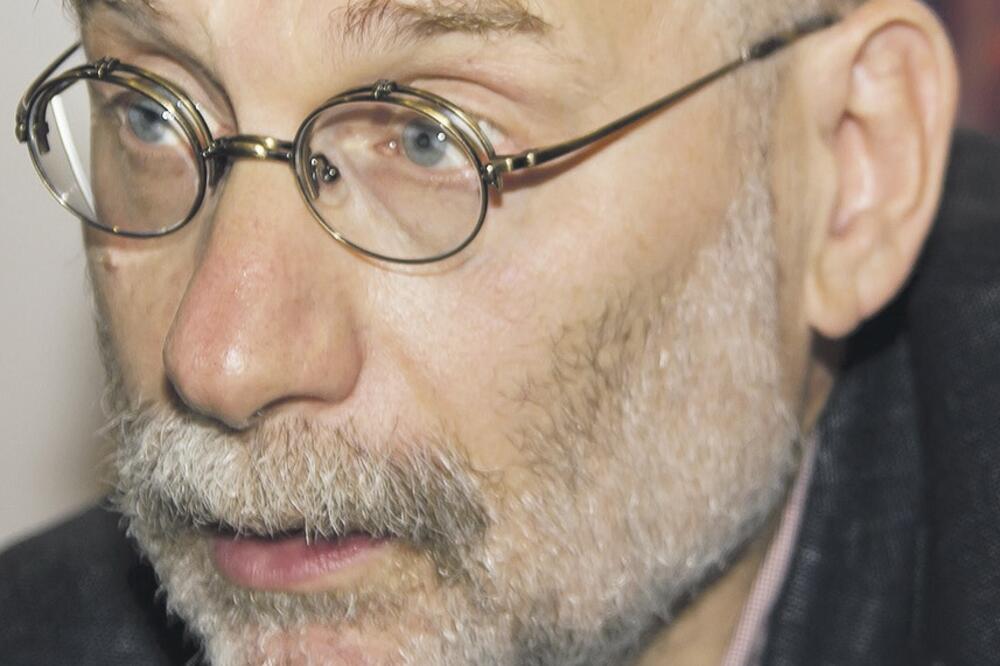 Grigorij Čhartišvili (NOVINE)