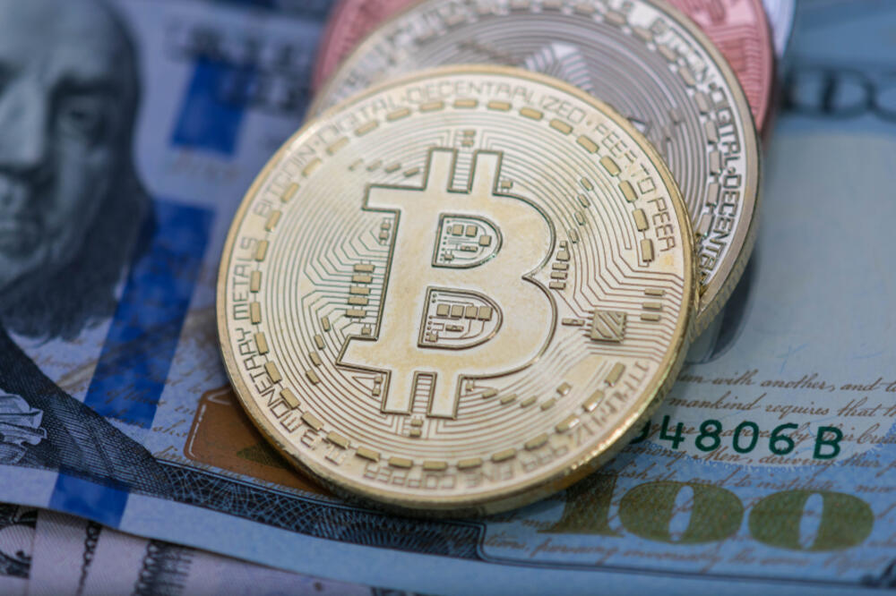 Bitkoin, dolari, Foto: Shutterstock