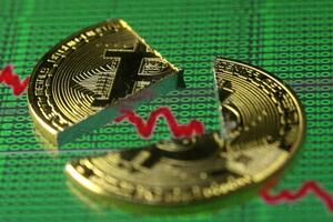 Nastavlja se pad Bitkoina