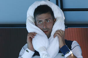 Đoković počeo sa laganim treninzima: Hvala svima na podršci