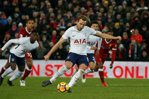 Čudesni finiš derbija na Enfildu: Sudija Mos i Kejn donijeli remi...