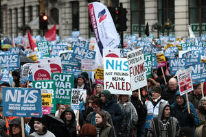 Hiljade demonstranata u Londonu traži više novca za zdravstvo
