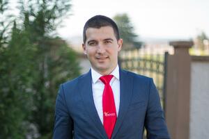 Bečić: Đukanoviću, znam da nas se plašiš, završićeš na stranicama...