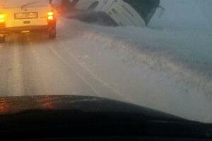 Normalizovano stanje na Žabljaku, autobus ostao u snijegu