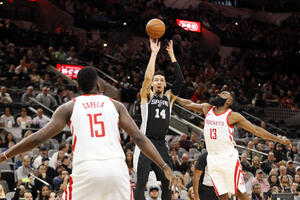 Hjustonu derbi Teksasa, novi tripl-dabl Jokića