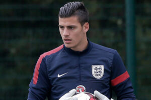 Vrijeđaju mu djevojku zbog "neobičnog" izgleda: Engleski golman...