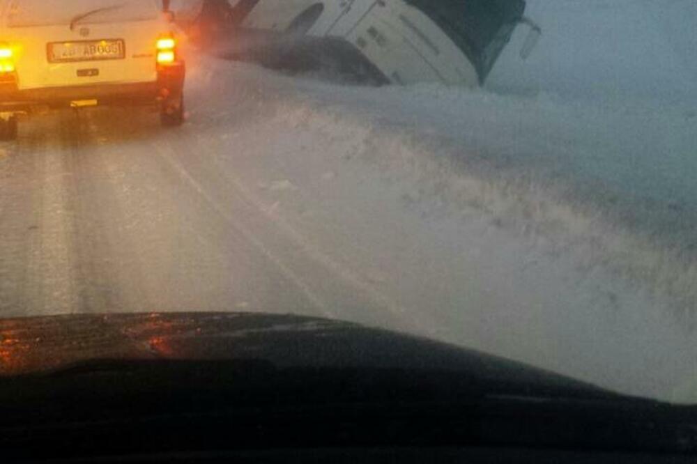 Autobus, Žabljak-Šavnik, Foto: Obrad Pješivac