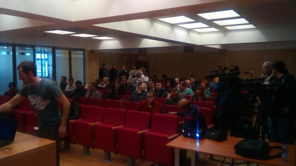 Kasarna Morača rasprava