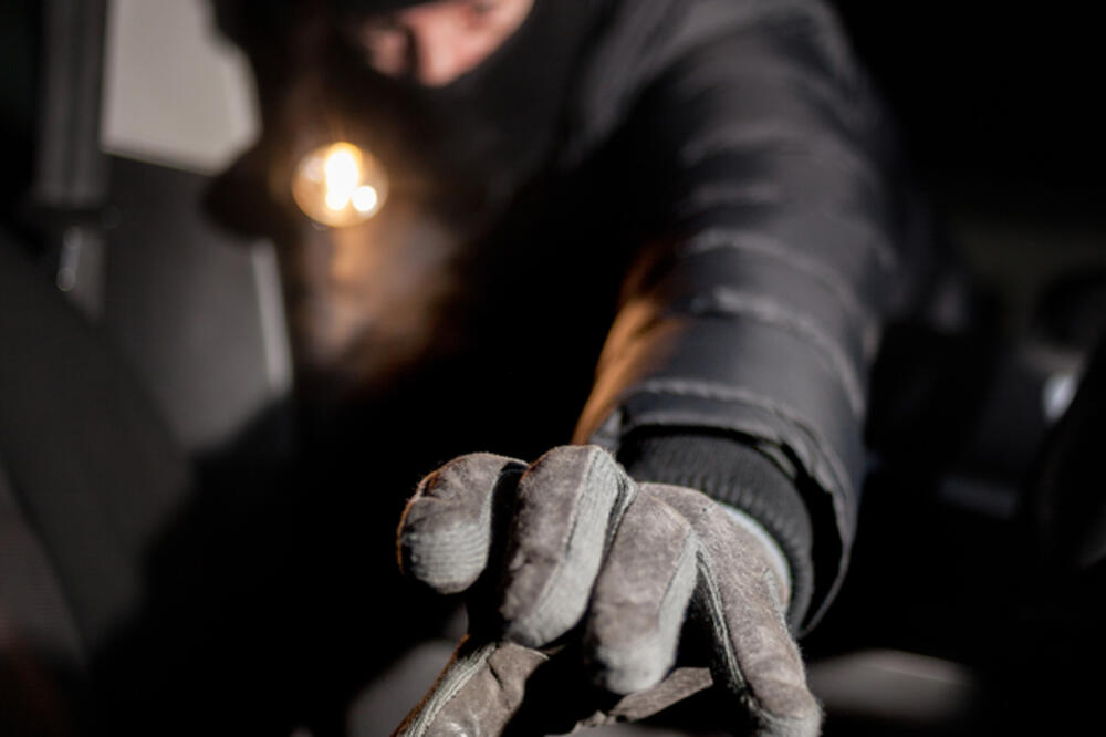 pljačka vozila, pljačka automobila, Foto: Shutterstock.com