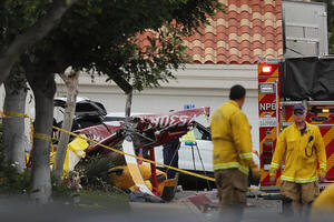 Kalifornija: Helikopter pao na kuću, troje mrtvo, dvoje povrijeđeno