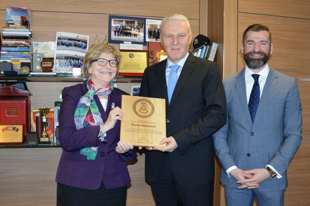 Margaret Uehara, Slavko Stojanović, Kit Ister, Foto: Uprava policije