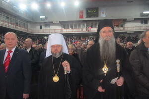 Joanikije: Radujemo se što napreduju ruska crkva i država, to...