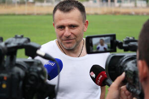 Trenevski ponovo vodi Dečić