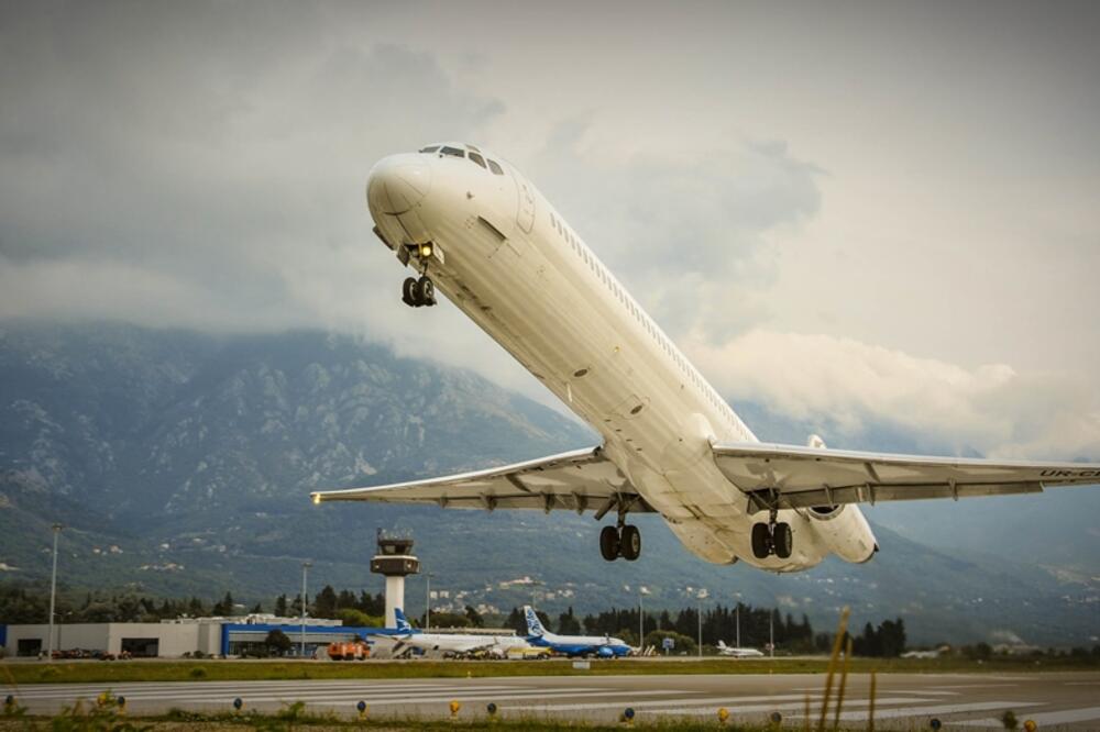 aerodrom Tivat (novine)