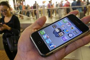 Kako se Eplov ajfon menjao kroz istoriju