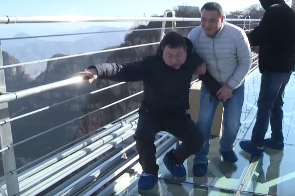 Stakleni most, Foto: Screenshot (Youtube)