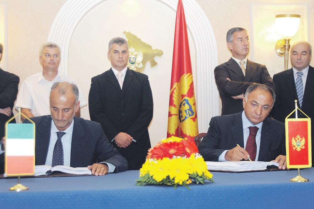 Potpisivanje ugovora o privatizaciji EPCG, Foto: Savo Prelević