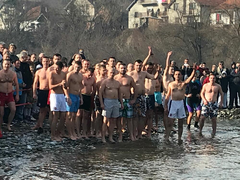 Plivanje za časni krst