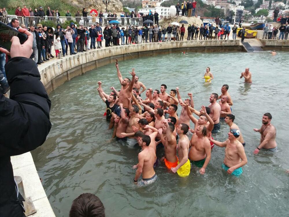 Plivanje za Časni krst Ulcinj