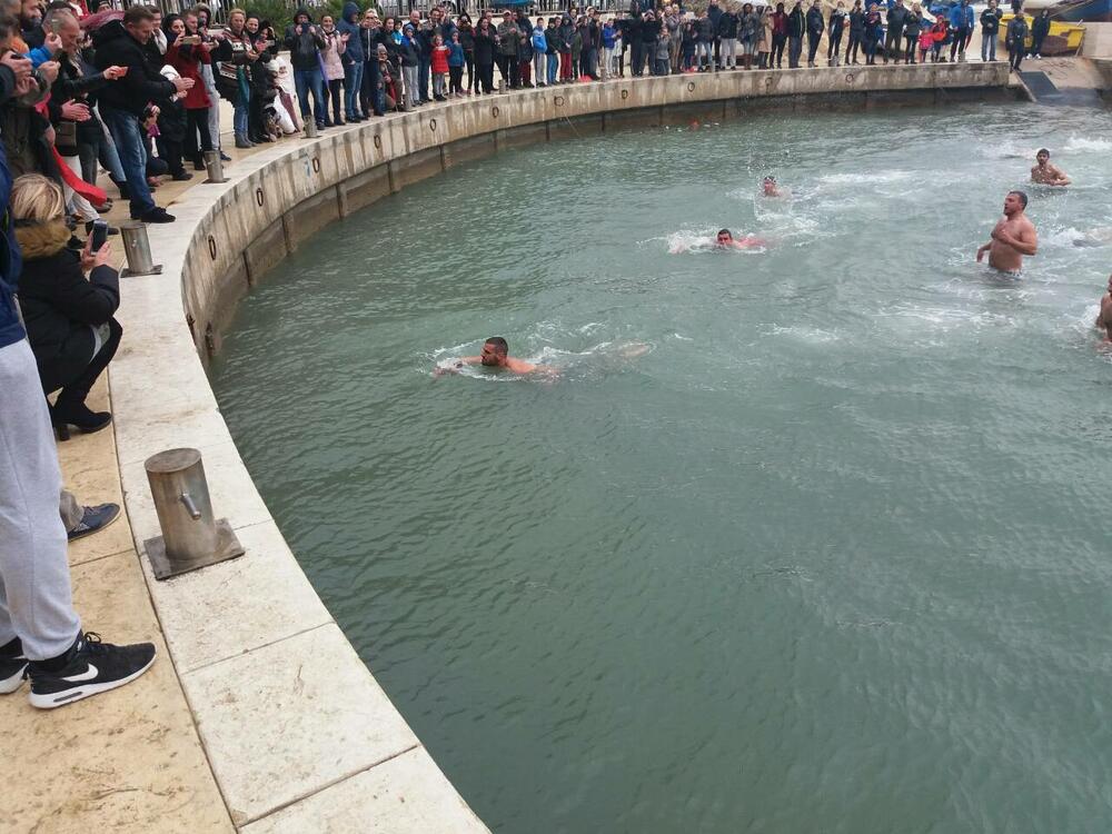 Plivanje za Časni krst Ulcinj