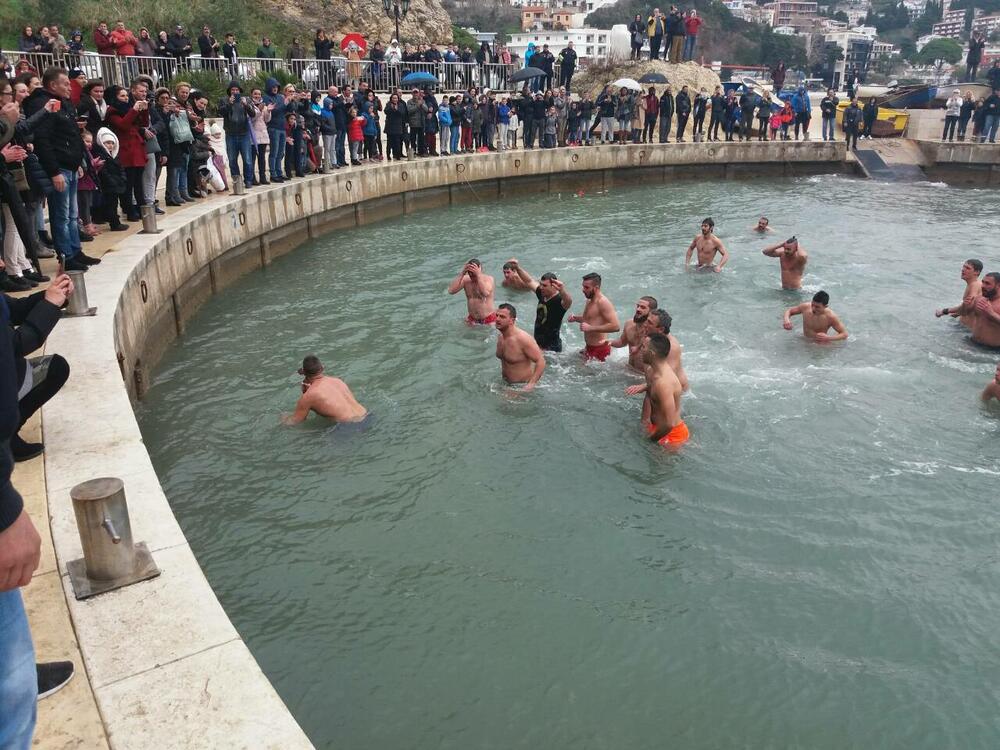 Plivanje za Časni krst Ulcinj
