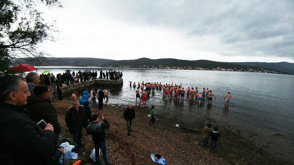 plivanje za krst, Tivat
