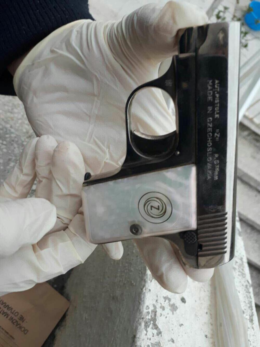 Pretres, akcija policije