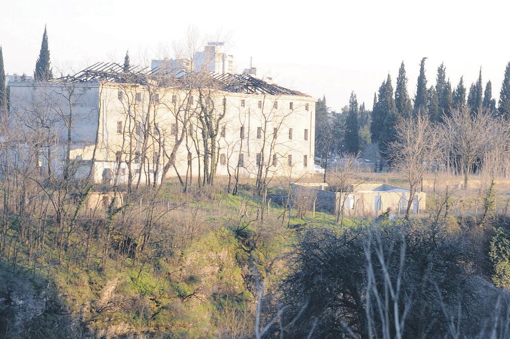 bivša kasarna Morača, Foto: Luka Zeković