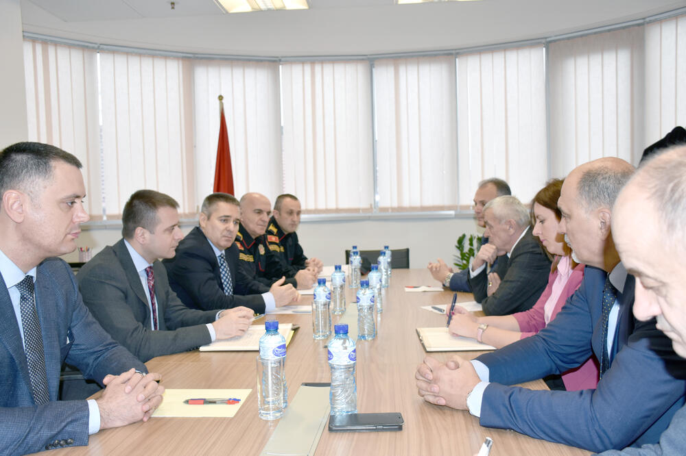 Sa sastanka, Foto: Uprava policije