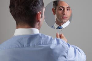 Kako prepoznati narcisa?