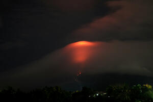 Proradio vulkan na Filipinima, stanovništvo bježi