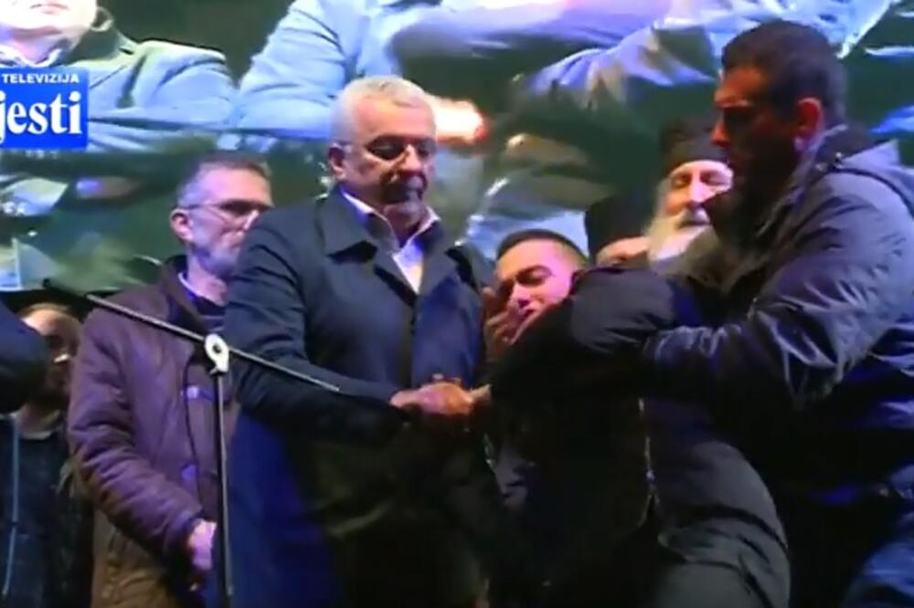 Andrija Mandić doček Podgorica, Foto: Screenshot (TV Vijesti)