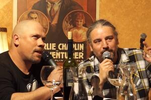 I satiričari plaču