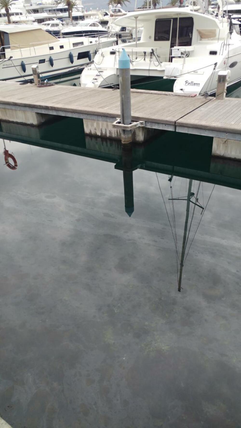 Tivat, mrlje od nafte