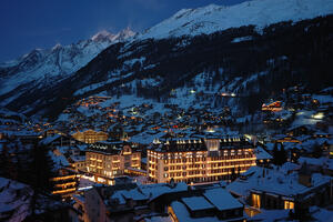 Haos u švajcarskom rizortu: Snijeg zarobio 13 hiljada turista