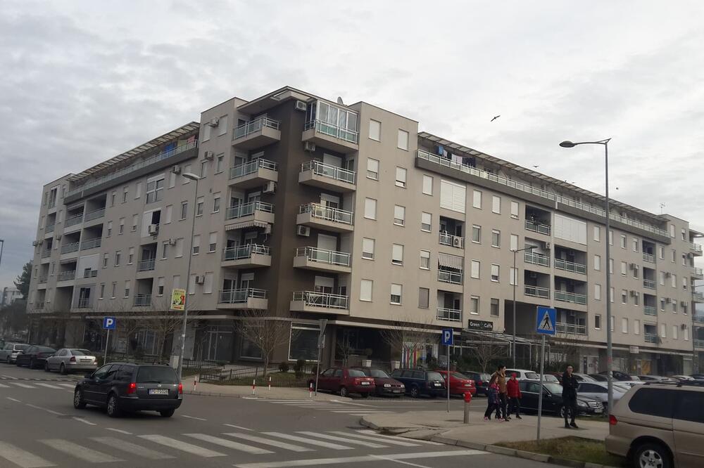 Zgrada Vojska Tološi, Foto: Milan Sekulović