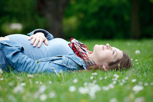 Savjeti za trudnice: 14 načina da izađete na kraj sa mučninom