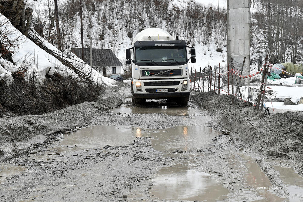 Oštećenja na putu Mateševo - Veruša - Bioče, Foto: Vlada Crne Gore