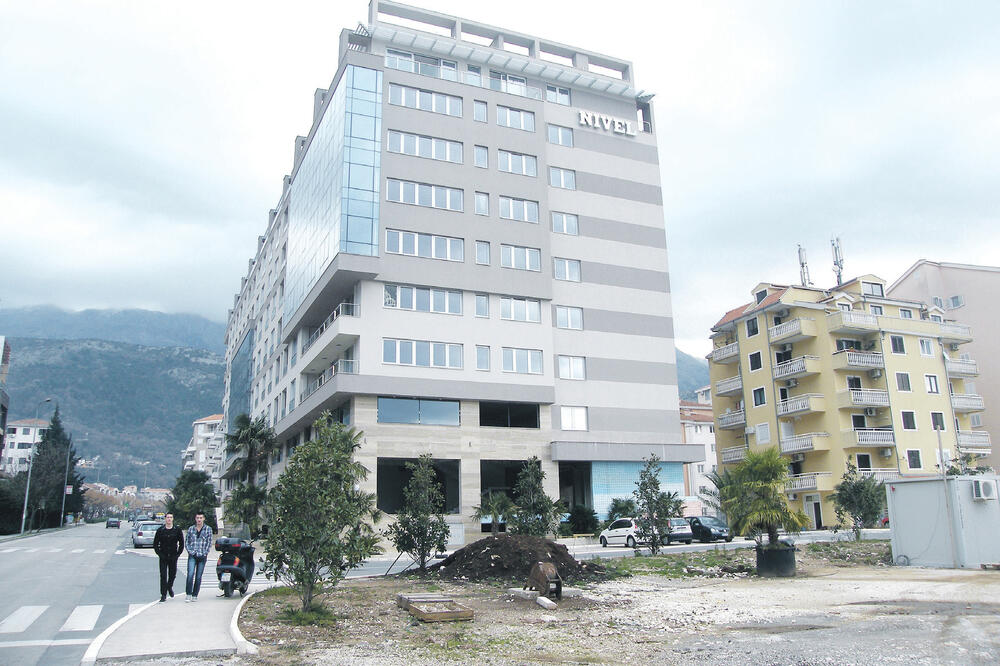 Zgrada "Nivela" Budva, Foto: Vuk Lajović