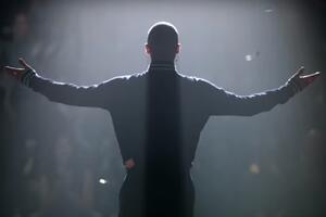 Timberlejk kao Džobs u novom futurističkom spotu