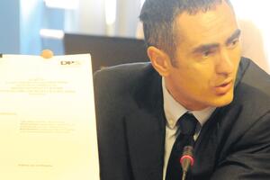 Skupštinu su sveli na Vladin servis