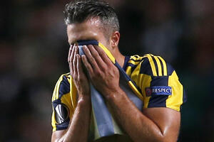 TRANSFERI UŽIVO: I Čelsi razmišlja o Ronaldu, Van Persi ide iz...