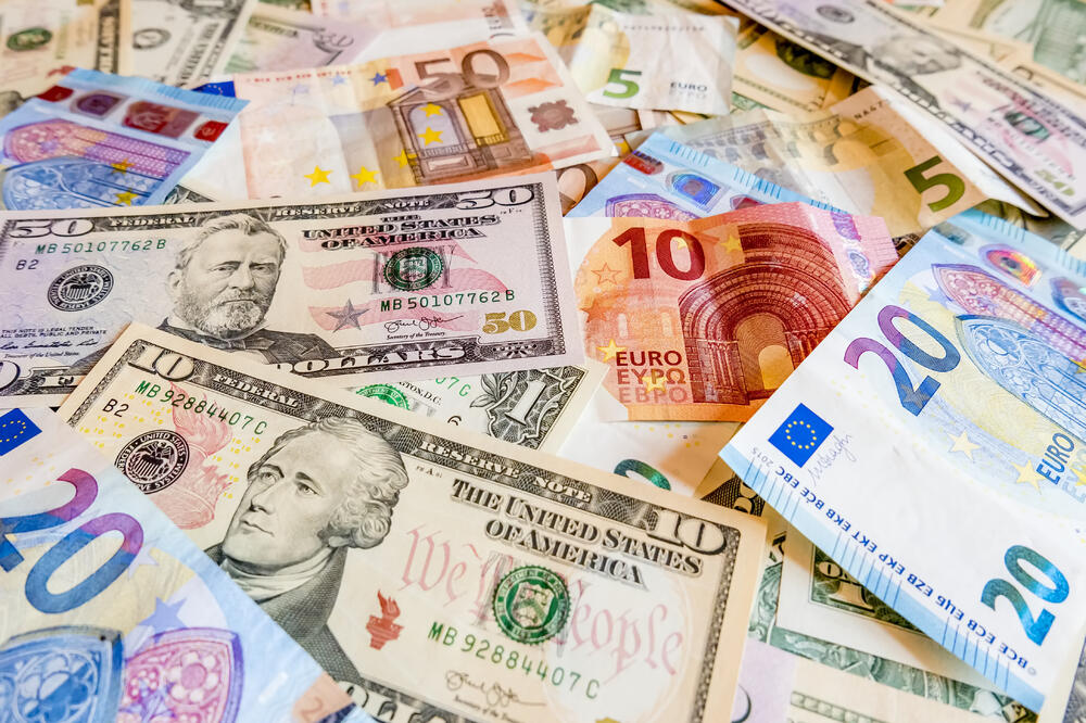 Euro, dolar, novac, pare, Foto: Shutterstock
