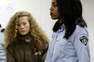Protiv palestinske tinejdžerke podignuta optužnica za napad na...