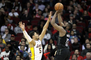 Bombardovanje koševa za Novu godinu