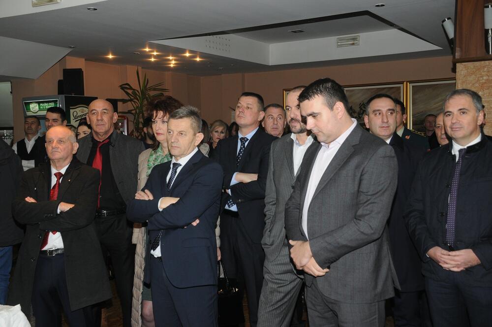 Opština Nikšić koktel, Veselin Grbović