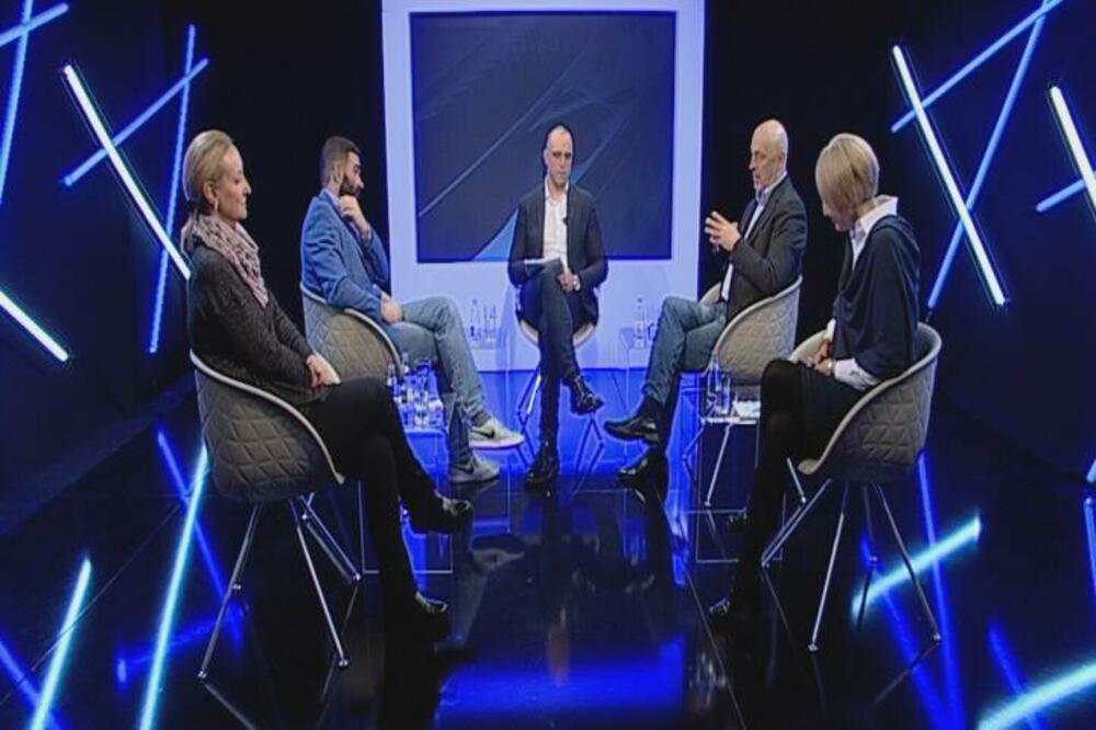 Načisto, Foto: Printscreen